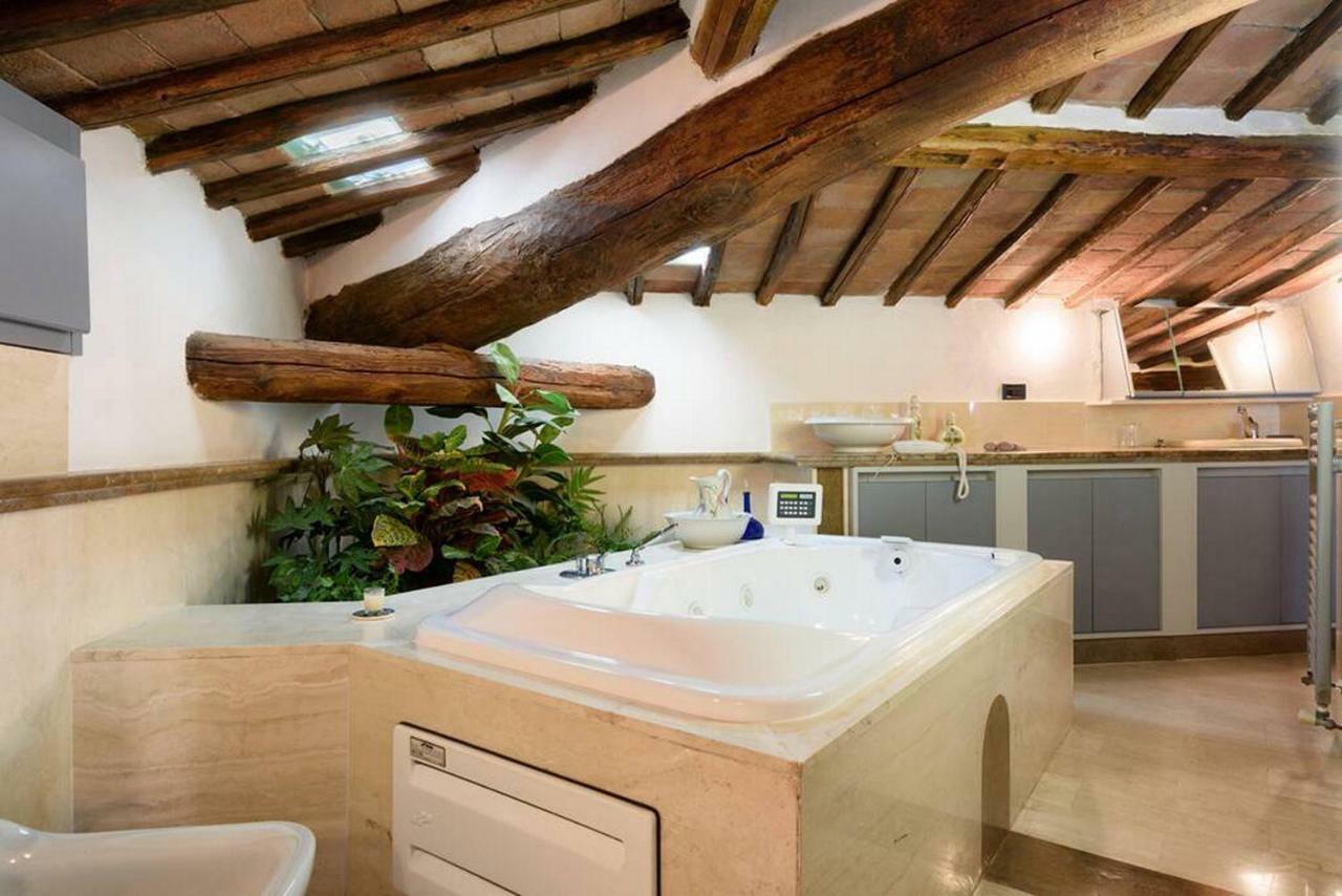 Penthouse In Siena Near Piazza Del Campoアパートメント エクステリア 写真